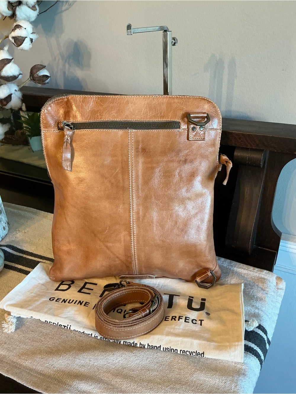 NWOT Bed Stu Aiken Leather Crossbody Convertible Bag Tan Rustic Retail $280 - Picture 4 of 15